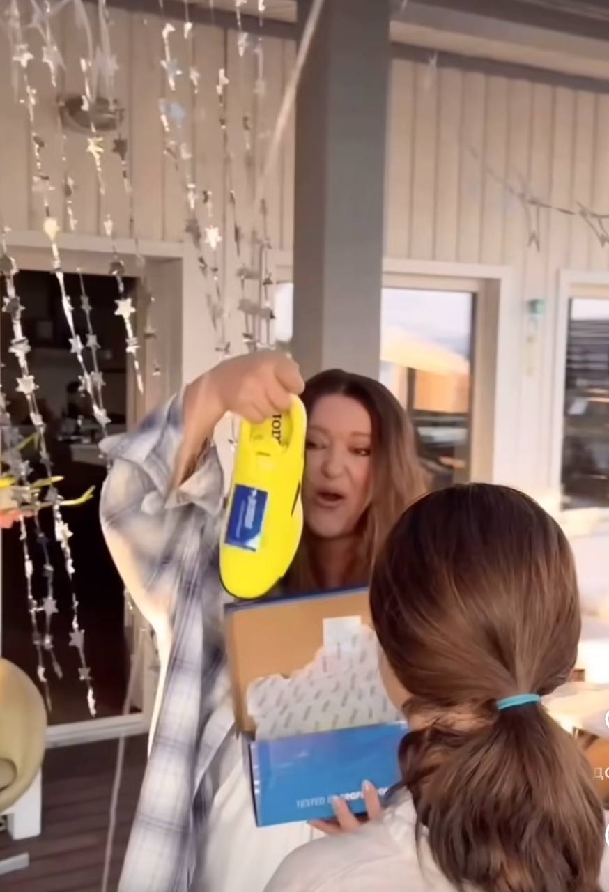 "Единственная девочка на стадионе". Могилевская рассказала об увлечении приемной дочери Мишель